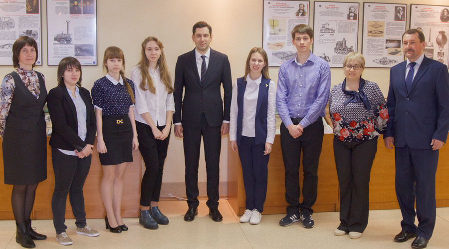 Ю.С. Зубов с финалистами